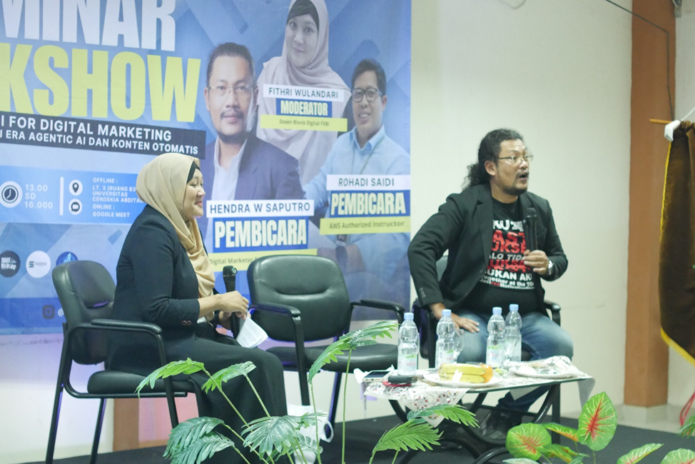 pemaparan materi digital marketing oleh hendra w saputro pada seminar agentic ai universitas cendekia abditama