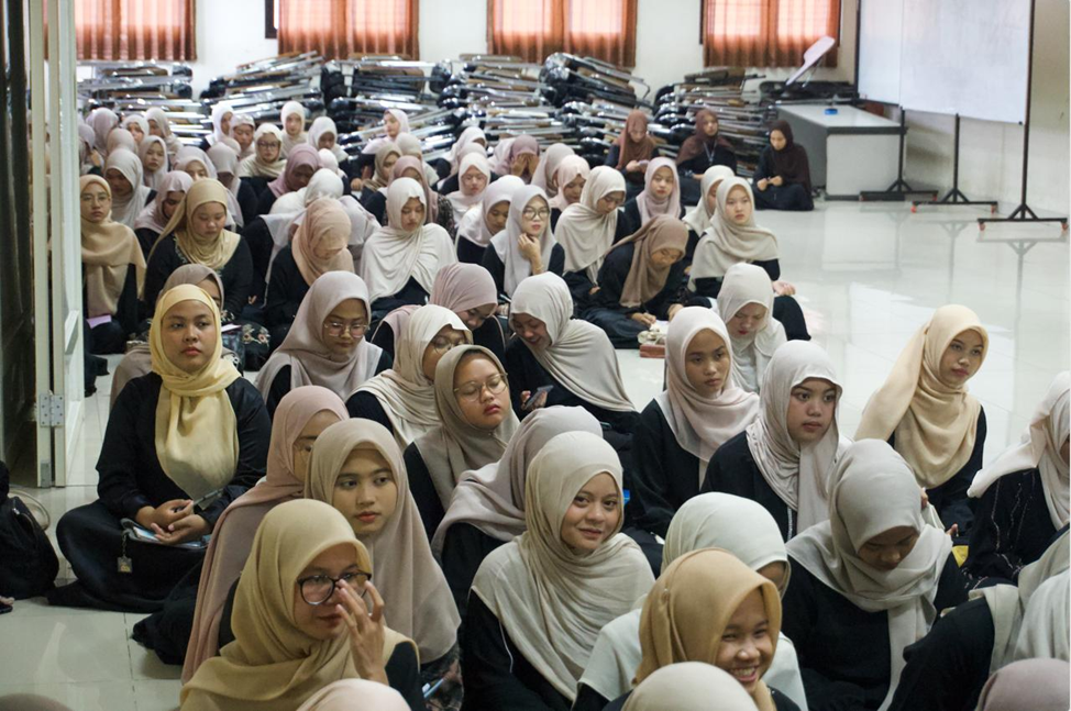 mahasiswa uca mengikuti kegiatan kuliah ramadhan kurma di febi universitas cendekia abditama